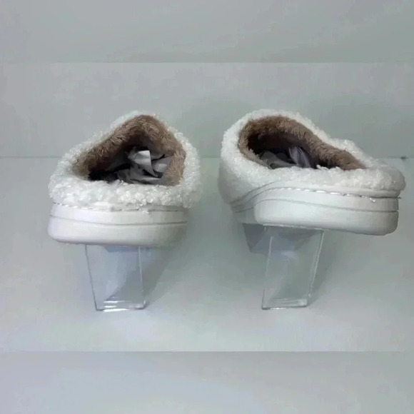 😊”Happy Face Slippers” NWT Nordic Peace White w/ Tan Faux Size 9/10😊 - Picture 5 of 12